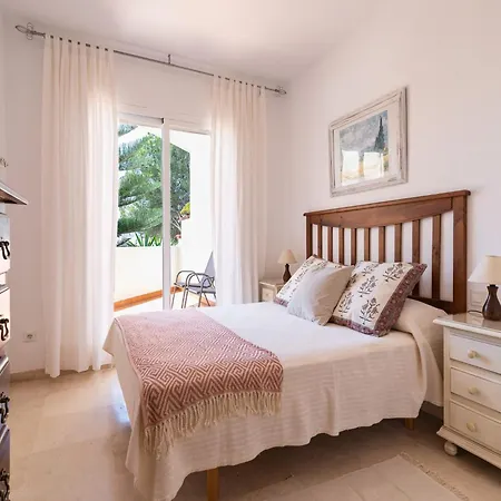 Apartment Pretty With Balcony Marbella
