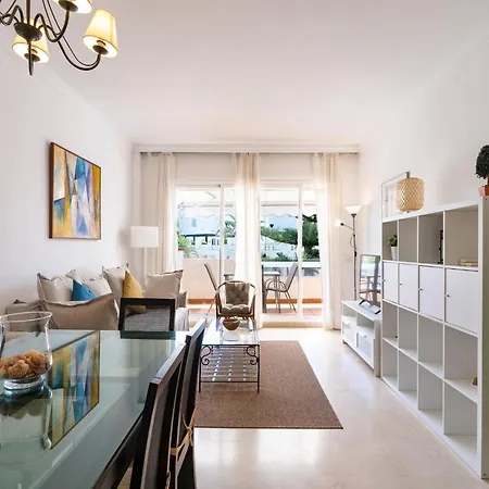 Apartment Pretty With Balcony