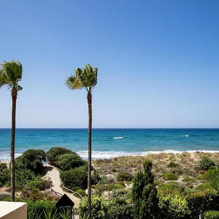 דירה In Elviria Near *